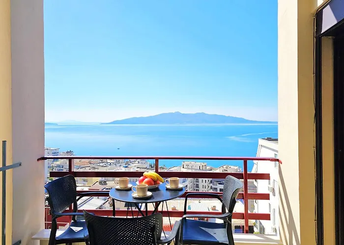 Albina - 118 - Happy